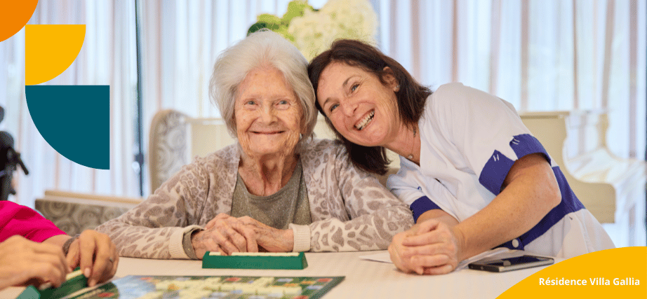 Partie de Scrabble à la résidence emeis Villa Gallia à Cannes